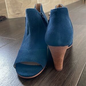 Violet & Red blue velvet open toe bootie